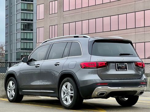 Used 2022 Mercedes-Benz GLB 250 4MATIC image 5