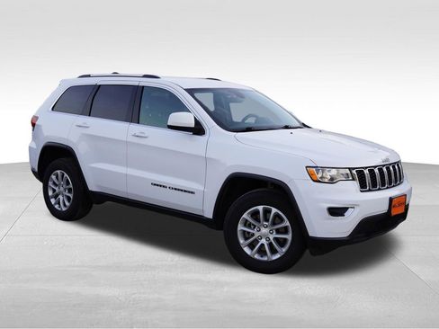 Certified 2021 Jeep Grand Cherokee Laredo image 2