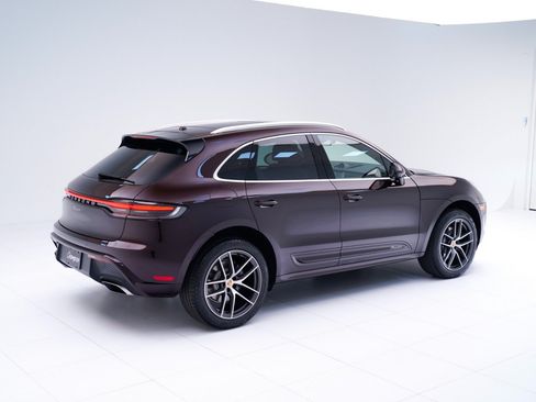 Certified 2026 Porsche Macan AWD/4WD image 9