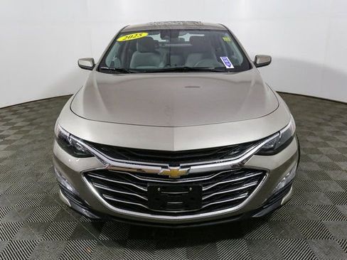 Used 2025 Chevrolet Malibu LT image 4