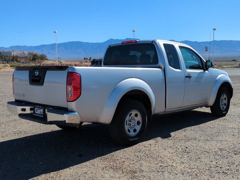 Used 2013 Nissan Frontier S image 3