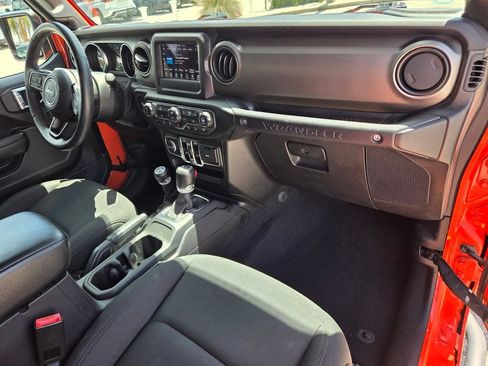 Used 2018 Jeep Wrangler Unlimited Sport S AWD/4WD image 16