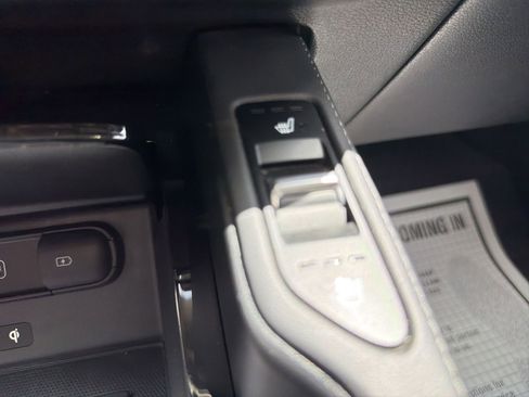 Used 2022 Kia Telluride SX w/ Nightfall Edition Package AWD/4WD image 27