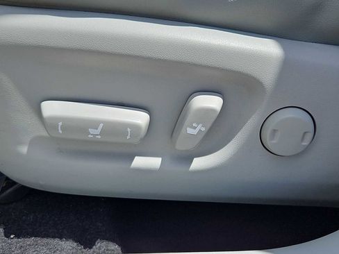 Used 2012 Toyota Prius Four w/ Deluxe Solar Roof Pkg FWD image 17