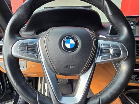 Used 2016 BMW 750i xDrive image 31