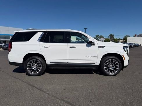 Used 2025 GMC Yukon Denali AWD/4WD image 10