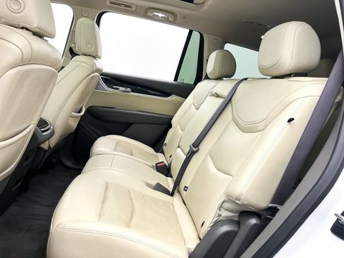 Used 2024 Cadillac XT6 Premium Luxury image 40