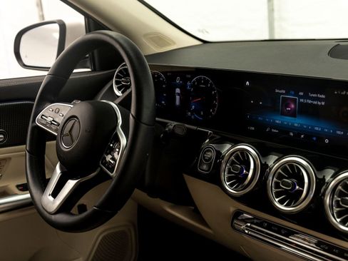 Used 2023 Mercedes-Benz GLA 250 image 29