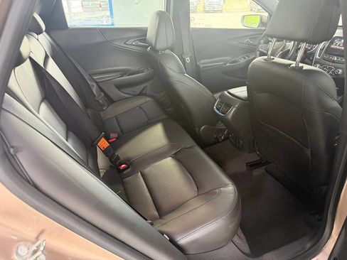 Used 2018 Chevrolet Malibu LT w/ True North Edition FWD image 19