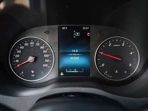 Used 2023 Mercedes-Benz Sprinter 2500 image 22