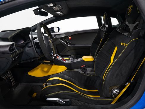 Used 2022 Lamborghini Huracan STO RWD image 36