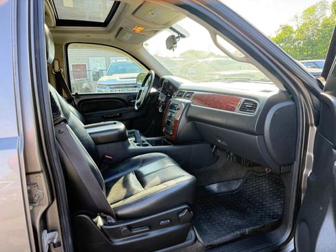 Used 2011 Chevrolet Tahoe LT AWD/4WD image 18