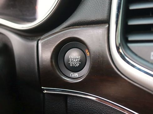 Used 2018 Jeep Grand Cherokee Limited AWD/4WD image 22