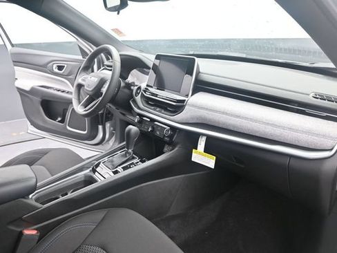 Used 2025 Jeep Compass Sport w/ Mopar Graphics Package AWD/4WD image 5