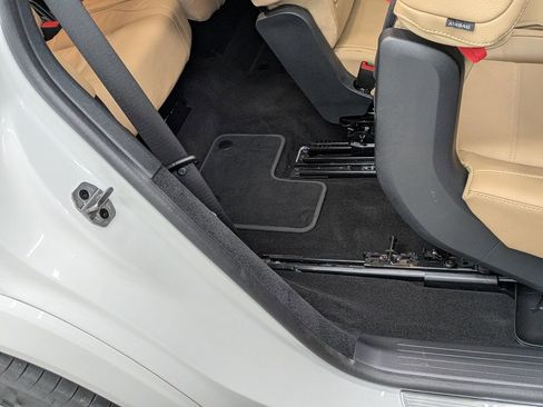 Used 2024 Mercedes-Benz GLS 450 4MATIC image 34