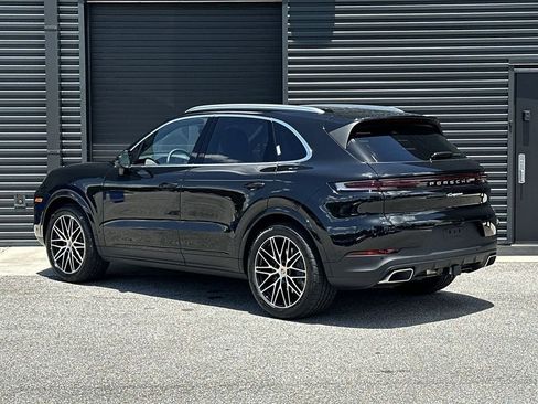 Certified 2025 Porsche Cayenne AWD/4WD image 3