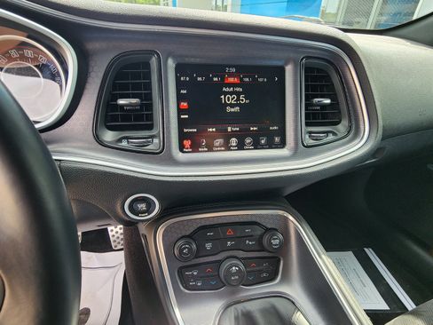 Used 2015 Dodge Challenger R/T Scat Pack w/ Leather Interior Group RWD image 11