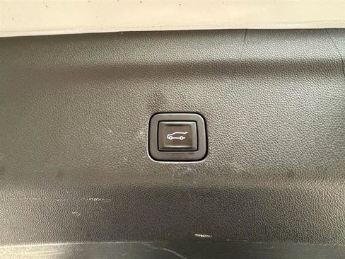 Used 2023 GMC Yukon Denali image 49