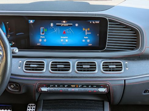 Certified 2024 Mercedes-Benz GLE 53 AMG 4MATIC Coupe w/ Driver Assistance Package image 18