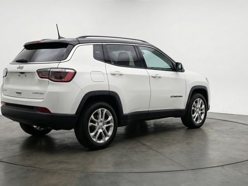 Used 2025 Jeep Compass Limited AWD/4WD image 9