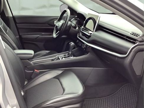 Certified 2022 Jeep Compass Latitude w/ Sun and Sound Group image 15