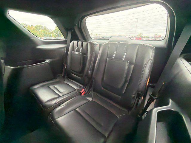 Used 2018 Ford Explorer XLT w/ Equipment Group 202A FWD image 15