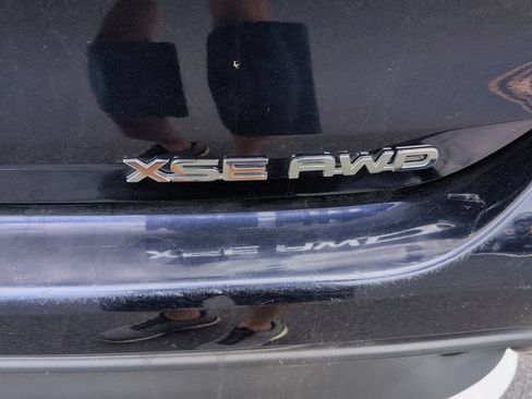 Certified 2025 Toyota Highlander XSE AWD/4WD image 12