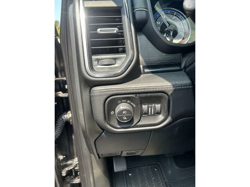 Used 2022 RAM 2500 Limited AWD/4WD image 18