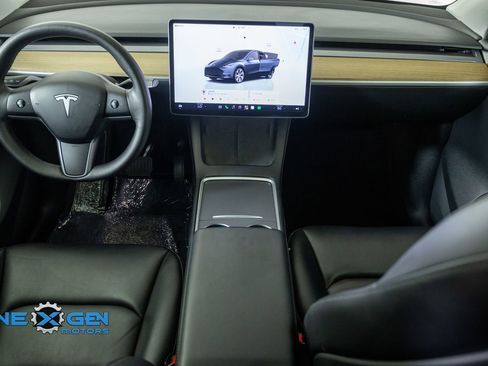 Used 2024 Tesla Model Y Long Range AWD/4WD image 29