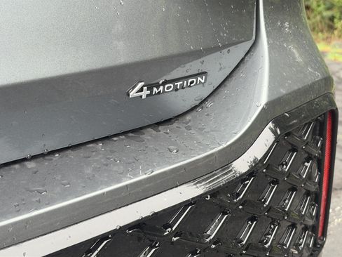 New 2026 Volkswagen Tiguan SE R-Line AWD/4WD image 7