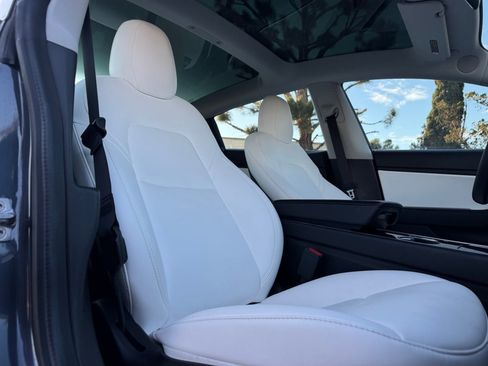 Used 2020 Tesla Model 3 Performance image 20