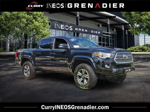 Used 2017 Toyota Tacoma TRD Sport w/ Tow Package AWD/4WD image 1