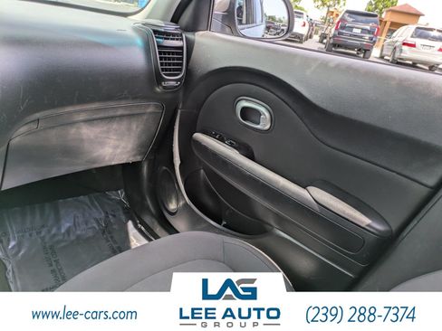Used 2019 Kia Soul FWD image 15