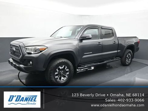 Used 2018 Toyota Tacoma TRD Off-Road w/ Technology Package AWD/4WD image 1