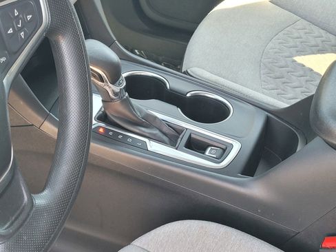 Used 2022 Chevrolet Equinox LT image 17