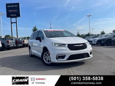 Used 2025 Chrysler Pacifica Select FWD image 1