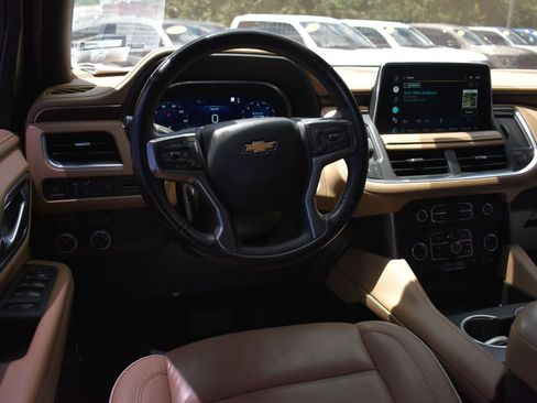 Used 2022 Chevrolet Suburban Premier AWD/4WD image 18