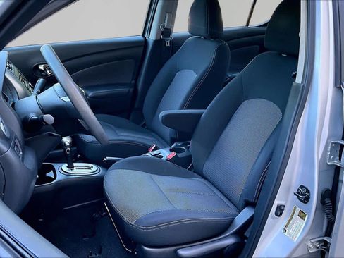 Used 2015 Nissan Versa SV FWD image 7