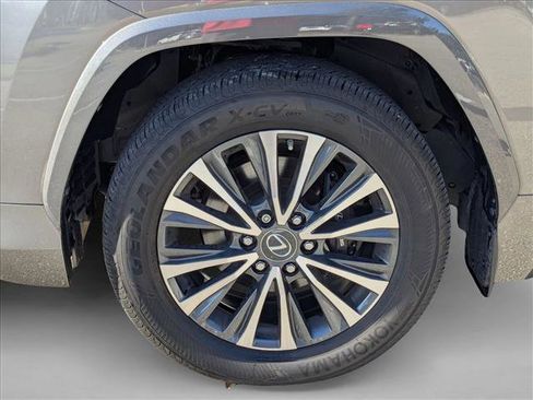 Used 2023 Lexus LX 600 4WD w/ Premium Package image 22