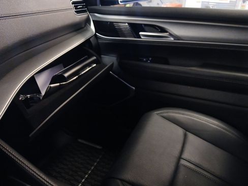 Used 2025 Jeep Wagoneer Series II image 21