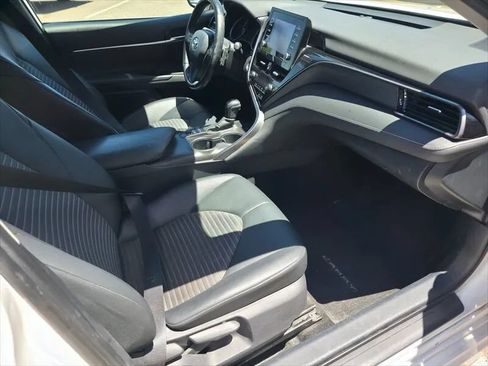 Used 2022 Toyota Camry SE w/ Convenience Package FWD image 19