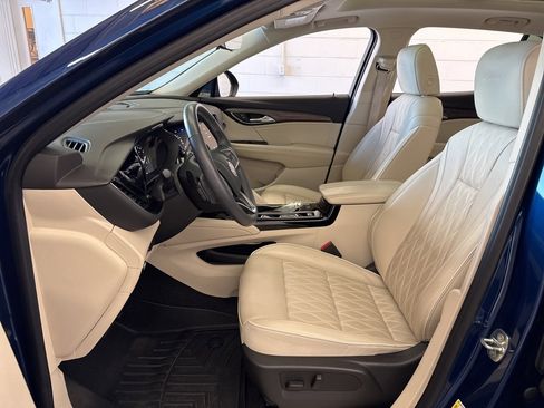 Used 2022 Buick Envision Avenir w/ Technology Package II image 14