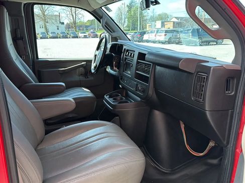 Used 2019 Chevrolet Express 3500 w/ Driver Convenience Package image 13