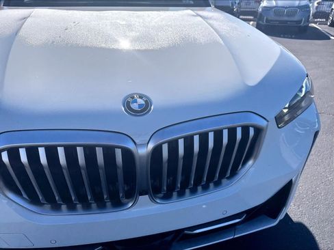 Used 2024 BMW X5 xDrive50e w/ Parking Assistance Package AWD/4WD image 32