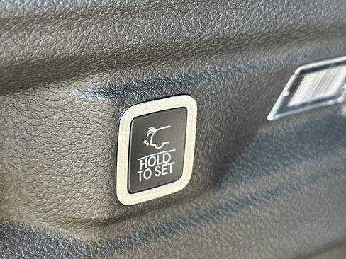 New 2025 Jeep Grand Cherokee L Laredo w/ Luxury Tech Group I image 13