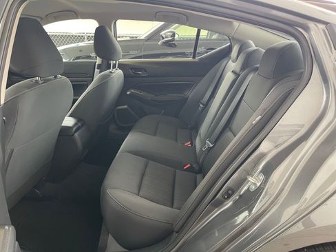 Used 2025 Nissan Altima 2.5 SV image 25