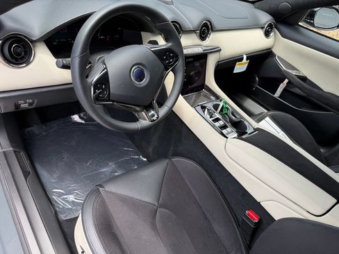 New 2025 Karma Revero Luxury RWD image 19