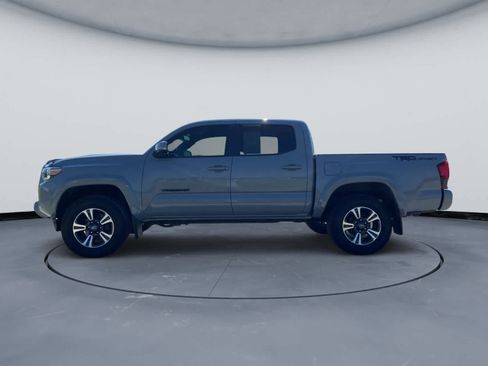 Used 2018 Toyota Tacoma TRD Sport w/ Technology Package RWD image 9