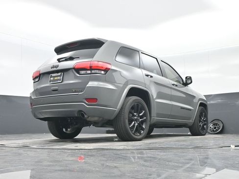 Used 2021 Jeep Grand Cherokee Laredo X image 30