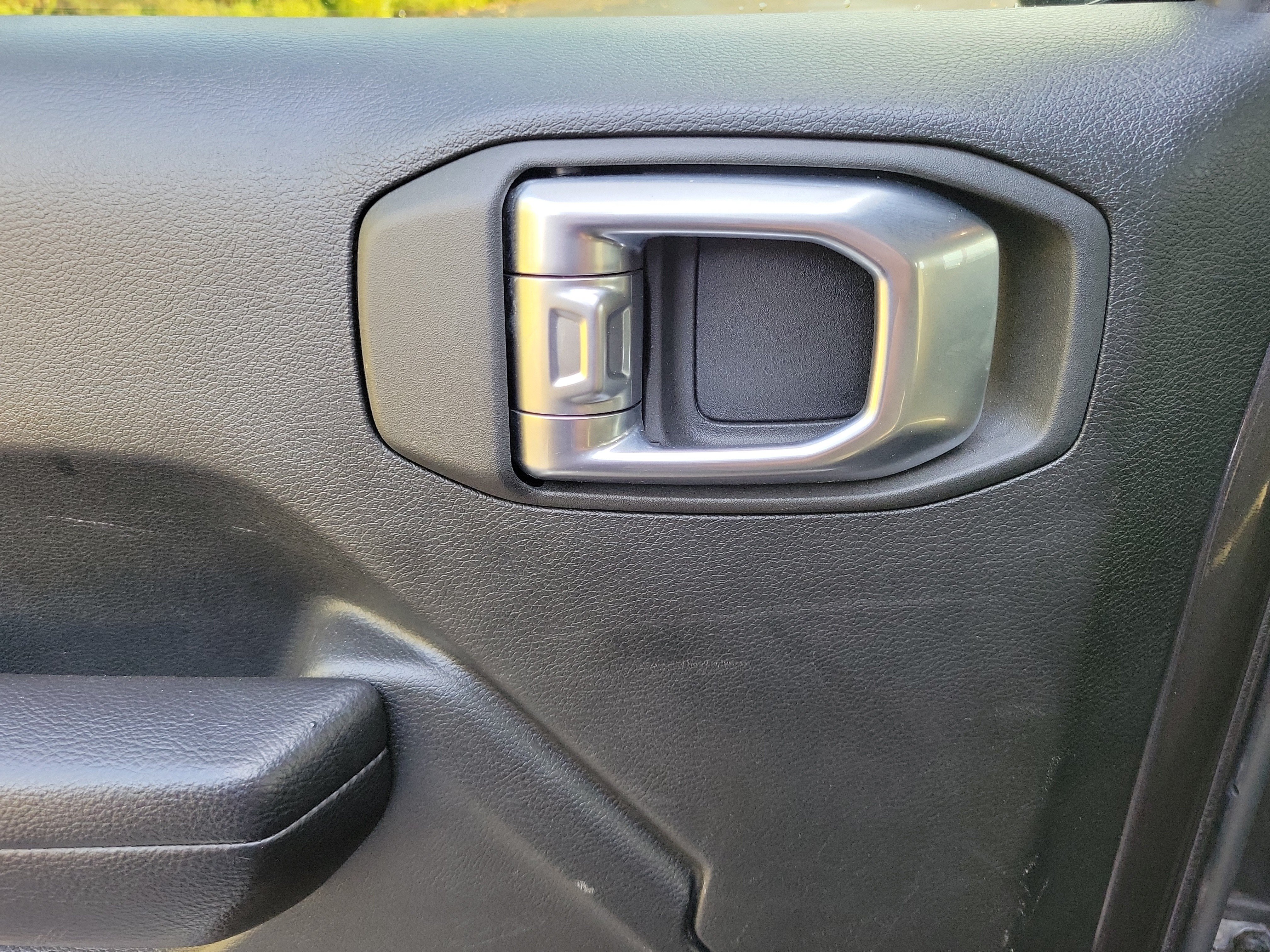 Used 2024 Jeep Wrangler Unlimited Rubicon AWD/4WD image 12